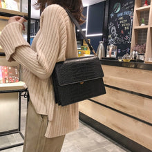 Load image into Gallery viewer, Fashion Crocodile Women Shouder Bags Designer Brand Wide Strap Handbags Luxury Pu Leather Crossbody Bag Small Flap Female Purses