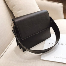 Load image into Gallery viewer, Fashion Crocodile Women Shouder Bags Designer Brand Wide Strap Handbags Luxury Pu Leather Crossbody Bag Small Flap Female Purses